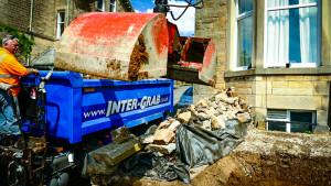 Grab lorry bucket swing